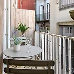 Apartamento Loft With Balcony On City's Important Street