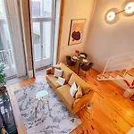 Loft With Balcony On City's Important Street Apartamento