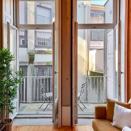 Loft With Balcony On City's Important Street Appartement *