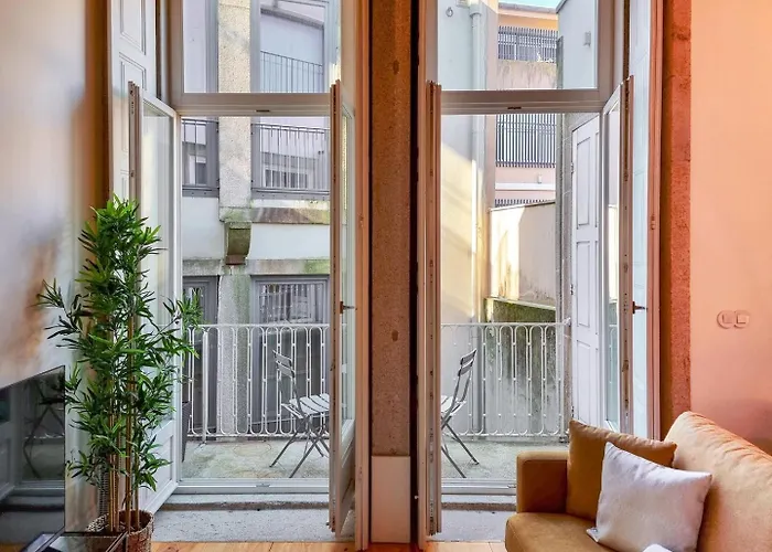 Loft With Balcony On City's Important Street Appartement *