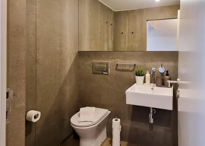 Loft With Balcony On City's Important Street Appartamento *