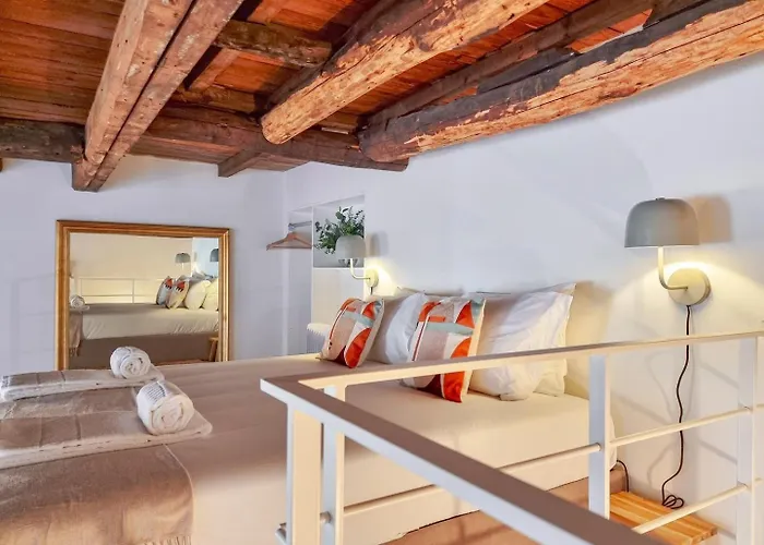 Loft With Balcony On City's Important Street Lägenhet Oporto